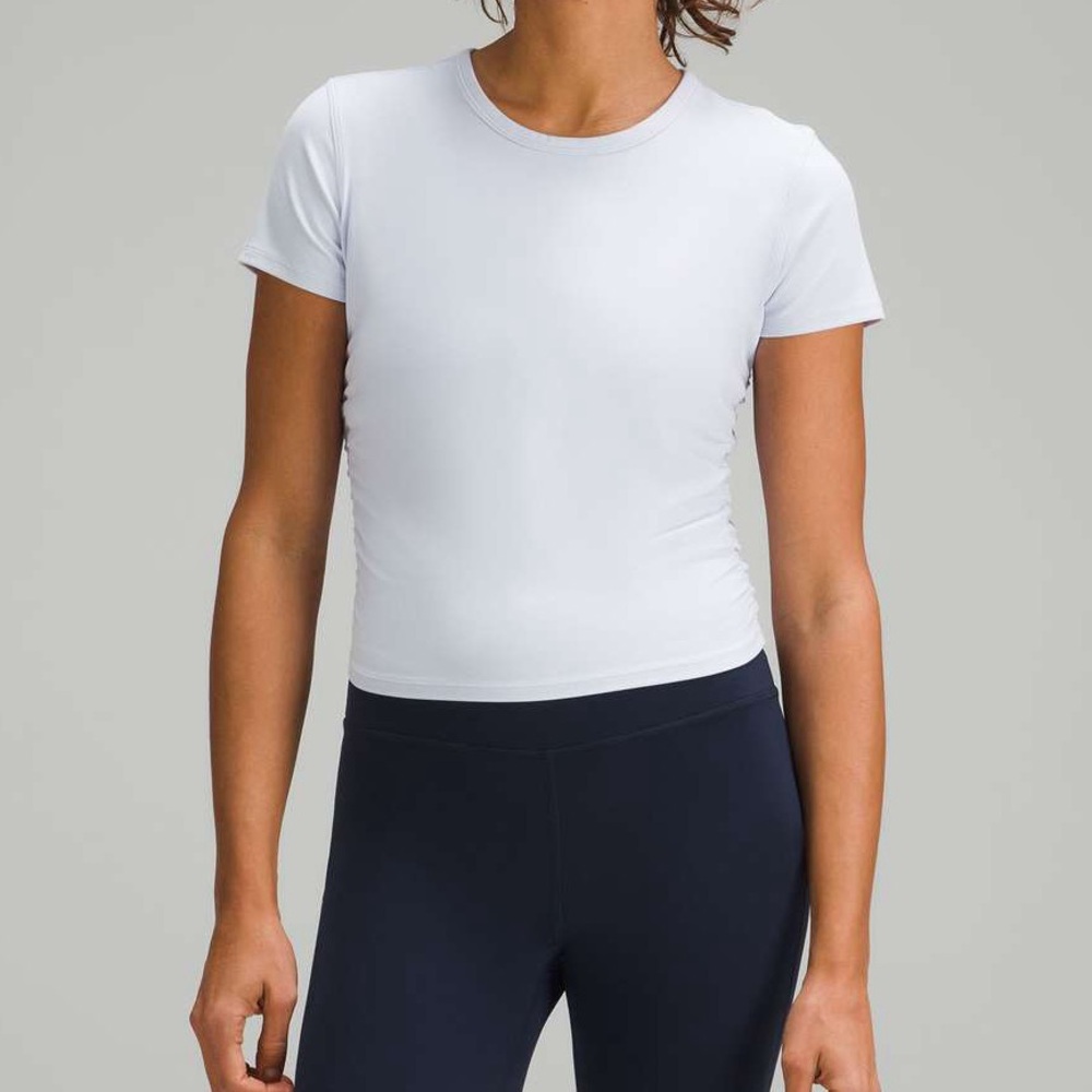 Lululemon All It Takes Short-Sleeve
Shirt Nulu
Blissful Blue light pastel crop